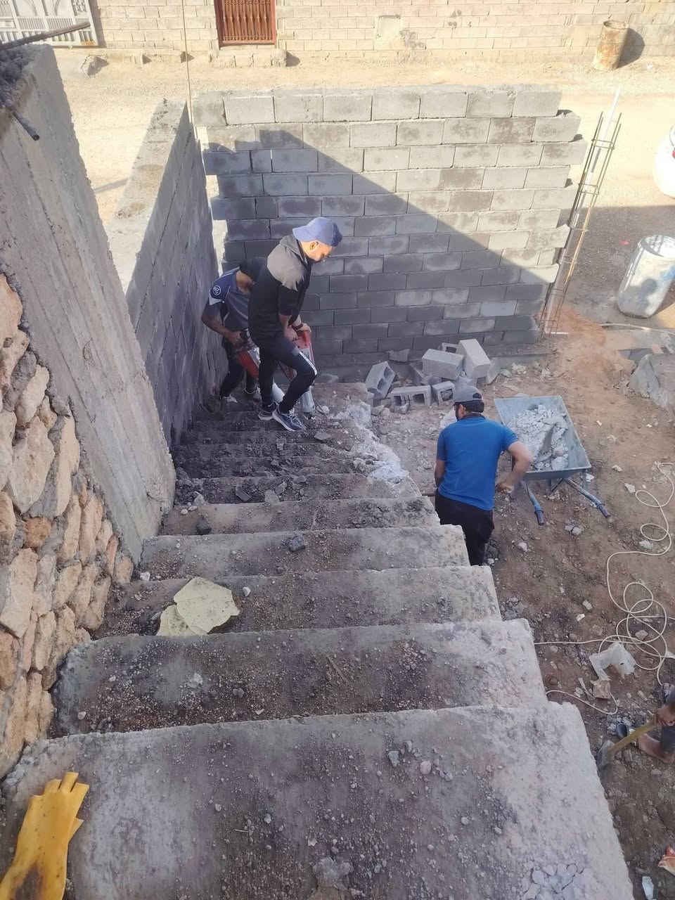 سلام عليكم  /  يوجد كادر عمل جاهز /  تصعيد مواد /  تنضيف بيوت /  تفليش /  تكشيط /  دفن نهري /  شقلنه ليل ونهار /  ومعداتنه جاهزه  ومالك دخل بكلشي تأخذ شقل جاهز مني سلمني شقل وتأخذ شقل جاهز / ماعليك بس تصال على رقم ///

***********
 @إشارة
