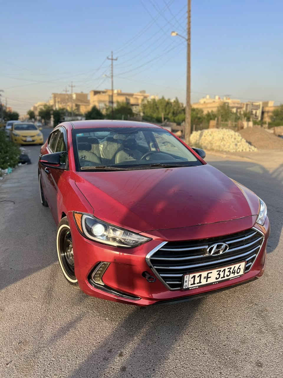 السلام عليكم
النترا وارد امريكي 
حادث (جاملغ وبنيد وجاملغ ثاني كلير ) يعني 3 قطع صبغ 
ليبل واحد عدا البنيد 
موديل 2017 
محرك 2000 دوش 
نص فول 
رقم بغداد باسمي تحويل ثاني يوم 
السياره جديده وجاهزه من لدعاميه لدعاميه
اخوان السونار ورقم الشاصي وتفاصيلها بلمنشور
السعر 103$ 
للاستفسار *********** 
مكاني بغداد حي الجهاد
