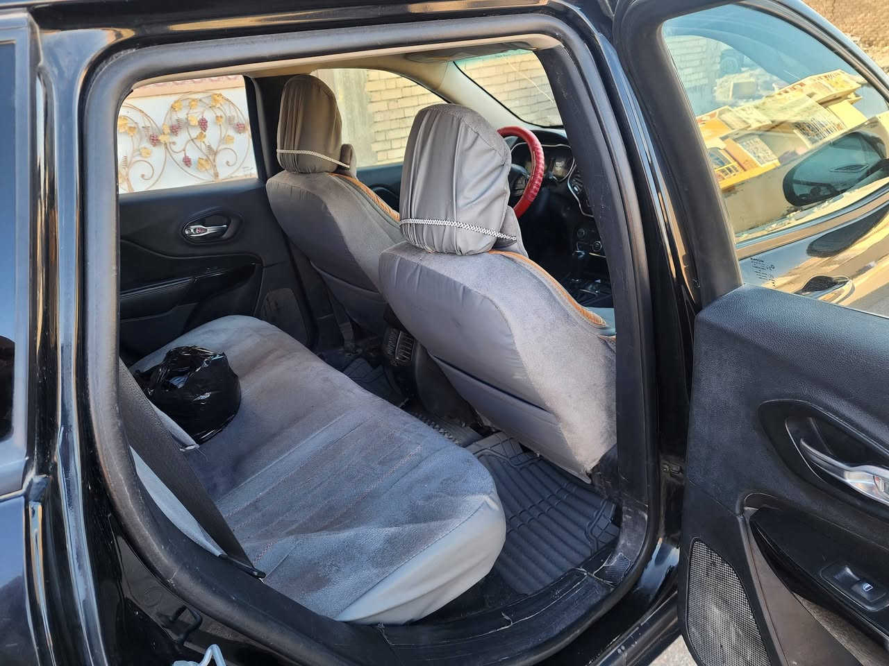 جيب بزون موديل ١٩ محرك ٤ سلندر ٢٤٠٠
بصمه تشغيل 
كشن سايق كهربائي 
ماشيه ٦٠ الف حقيقي
معوقين بعد ١٠ ايام تصير حره 
رقم قادسيه 
هواي مواصفات بيها


**إذا كنت صاحب هذا الإعلان وتريد حذفه لأي سبب، رجاءا أرسل رسالة إلى الدعم الفني**