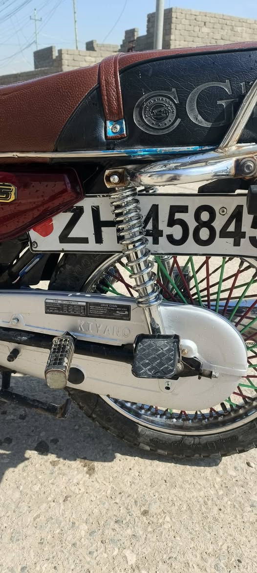 السلام عليكم تايكر 2020للبيع
شرط المحرك مامضروب صبانه 
وايرميه شغال 
دبلات جدد
معه منفيس 
ماطور مايعوزو شي كامل مكمل 
سعر 525 وبي مجال 
مكاني حمام علي


**إذا كنت صاحب هذا الإعلان وتريد حذفه لأي سبب، رجاءا أرسل رسالة إلى الدعم الفني**