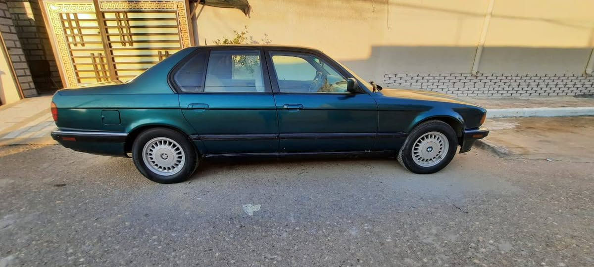 السلام عليكم 
بي أم دبليو موديل ٩٣ زيتوني السيارة جاهزة من كلشي حداديه أمامي خلفي تخم تاير باتري جديد مكينه وگير بلاد شرط الفحص ٦ سلندر سنويه لل ٣٠ هزه جديده المكان المجر الكبير السعر ٦٠ وبيها مجال قليل 
***********
***********
