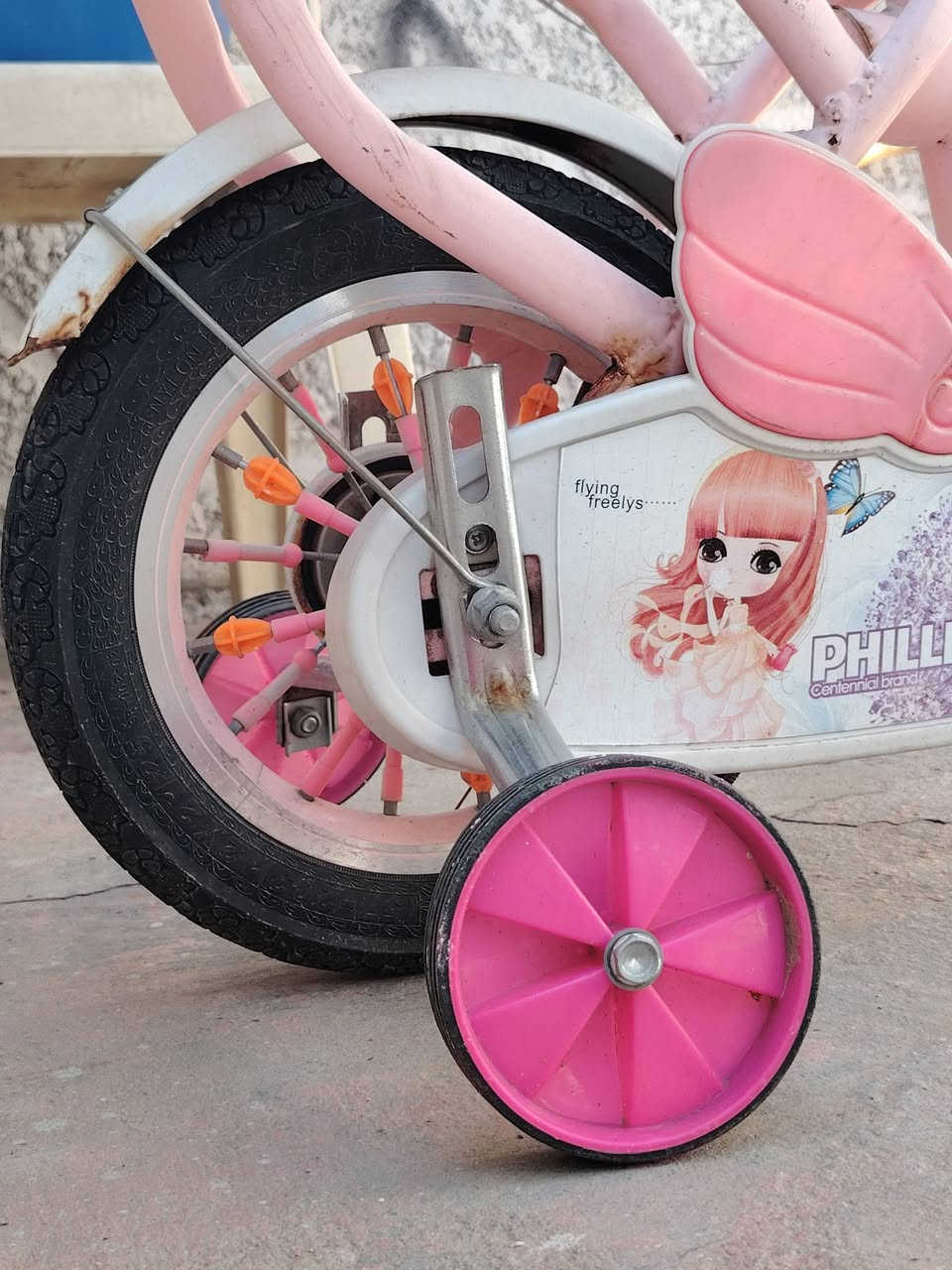 بايسكل بناتي بالة اوربي نضيف جدا اخو الجديد حجم 12 اطفال من عمر 2 الى 6 سنوات كلشي شغال والسعر 50 والتوصيل مجاني في بغداد. مكاني بغداد المنصور
***********
