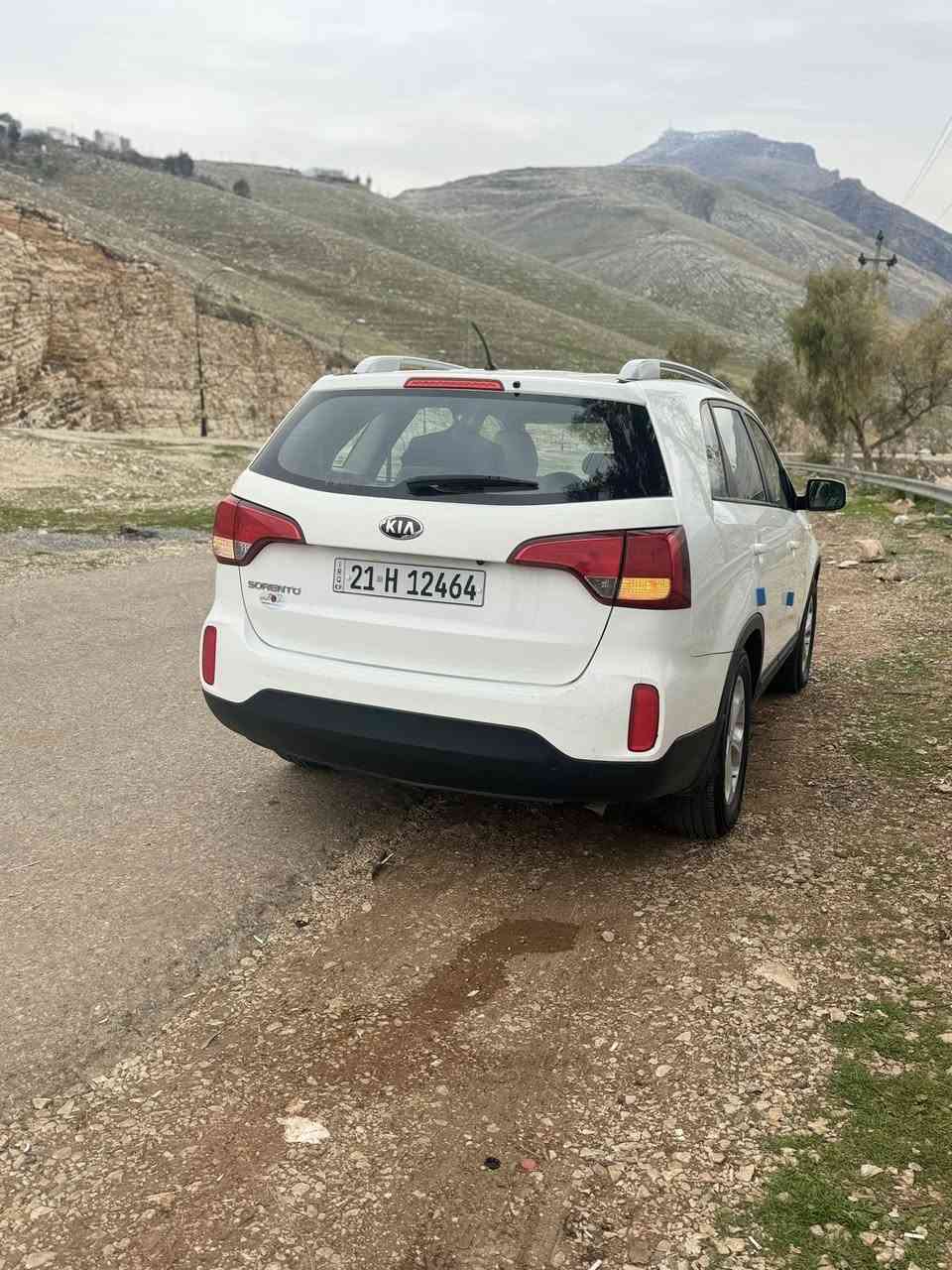 السلام عليكم 

سورنتو خليجي 2014  سونر كدامك كلشي موضح  
محرك   2400
ماشيه 112
سياره صدر جديد امامي خلفي
سياره بيه منضومه غاز 
بسمي شخصين تحويل ثاني يوم 
سعره 160  بيه مجال قليل
مكاني بغداد غزاليه 
رقم الهاتف *********** حجي جاسم 

كفالة عامة من الصبغ والتبديل فقط بارد قليل
