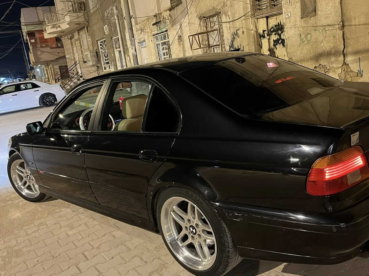 صقر  528
موديل. 2000
رقم اربيل دولي 
كفاله من اي ضربه 
السعر ١١٠ 
عنوان الدوانيه 
***********
