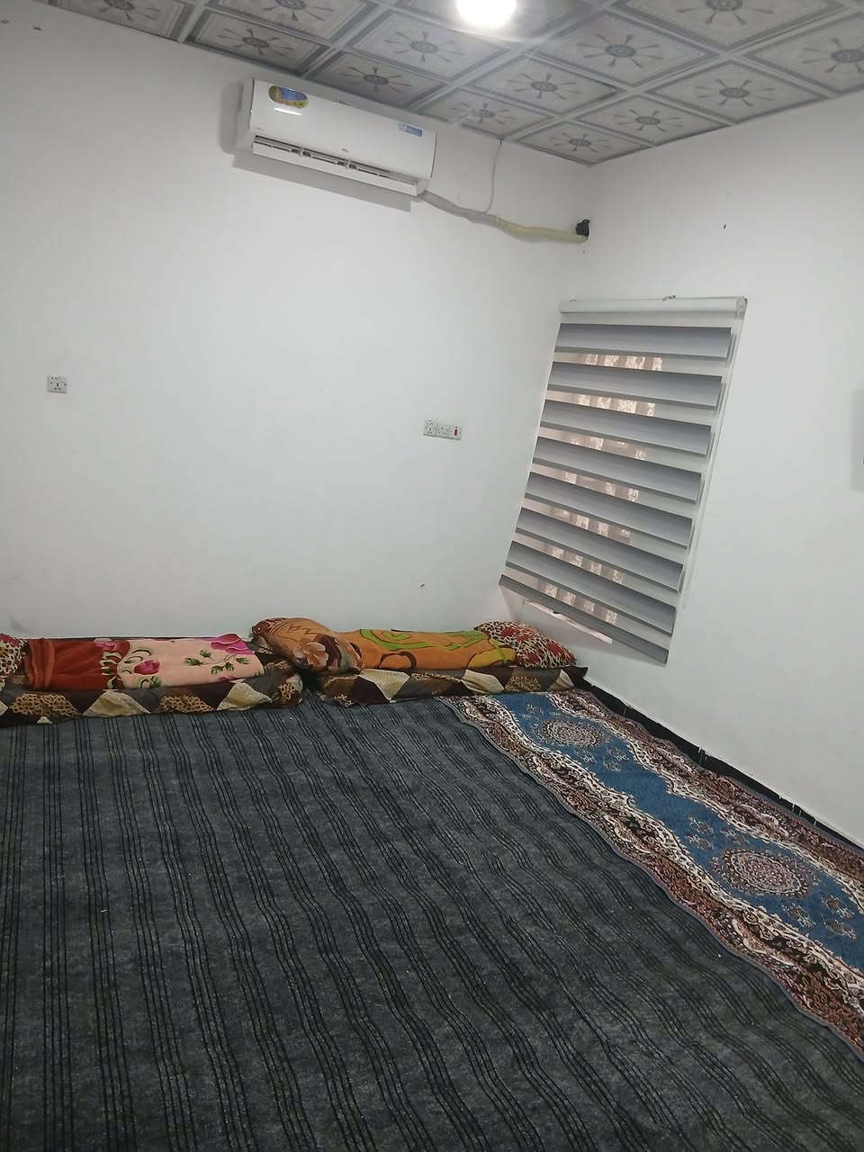 بيت طابقين بسم عراقي سند ٢٥ بناء شخصيه ٤ غرف الفيروزيه شارع ٧ منطقه هادئه ***********
