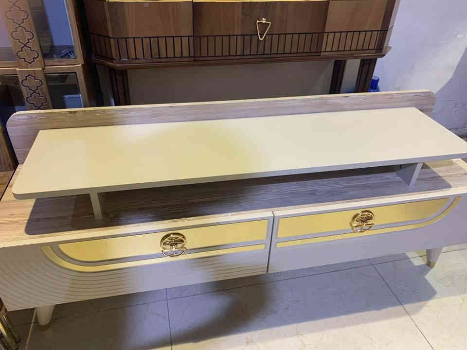 ميز بلازما تركي نظافة 90‎%‎ مكاني بسماية السعر 80 الف مجال بسيط ***********
