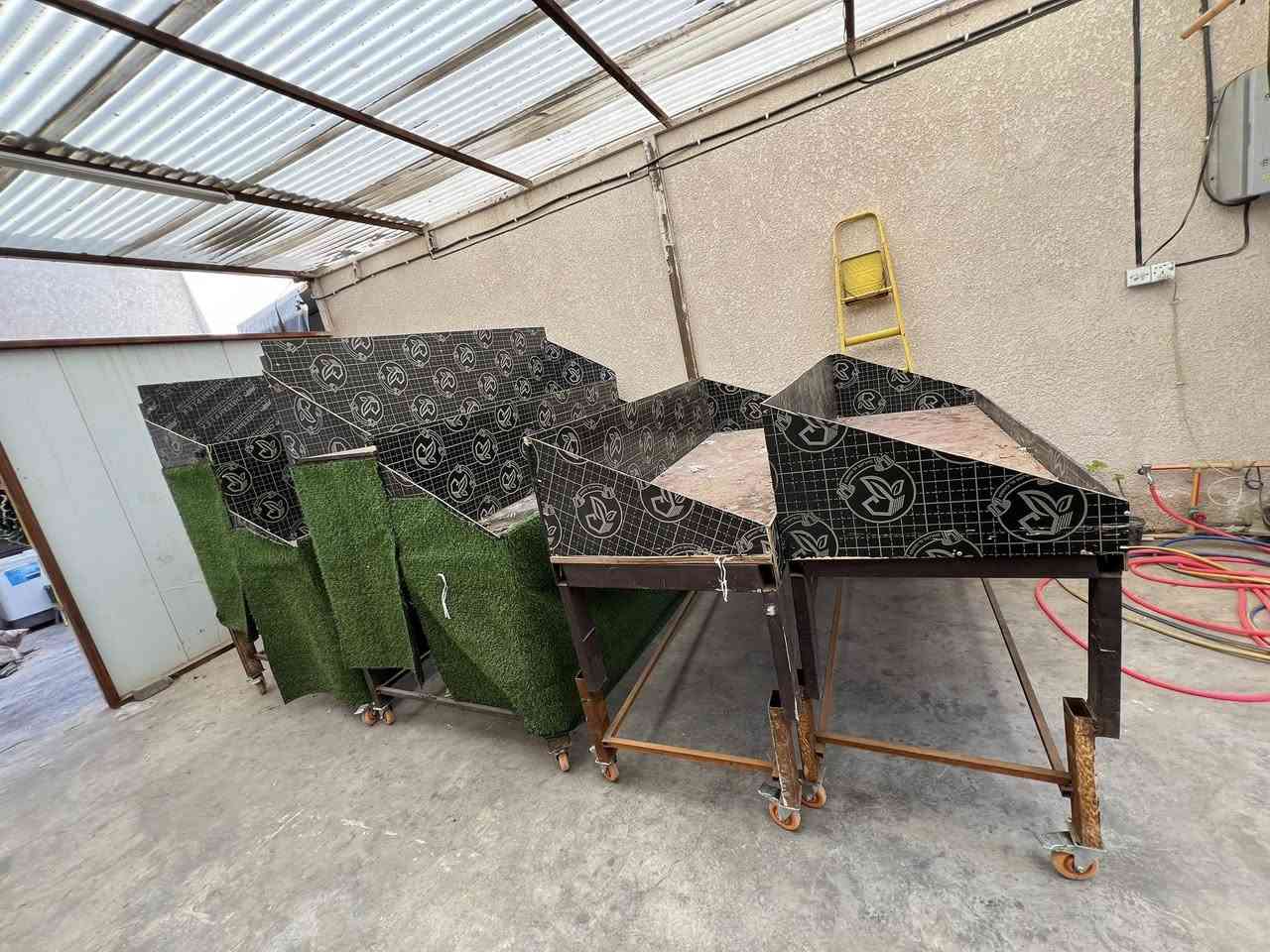 السلام عليكم، للبيع ميوز عرض فواكه وخضروات بحالة ممتازة

فرصة لأصحاب محلات الخضار والفواكه أو السوبرماركت.

ميوز قوية ومصنوعة من هيكل حديد متين مع عجلات لسهولة الحركة، مناسبة لعرض الفواكه والخضروات بشكل مرتب وجذاب للزبائن.

📏 القياسات:

🔹 الميز الكبيرالطول: 2 مترالارتفاع: 190 سمالعرض: 110 سمارتفاع الخانة الأولى: 1 مترارتفاع الخانة الثانية: 1.5 متر

🔹 الميز الصغيرالطول: 2 مترالارتفاع: 130 سمالعرض: 70 سمارتفاع الخانة: 1 متر

✅ الحالة: جيدة جداً وجاهزة للاستخدام مباشرة📍 الموقع: بغداد – مدينة الصدر

💰 السعر مناسب 

📩 للتواصل والاستفسار يرجى المراسلة على الخاص.

أو الاتصال على ***********
