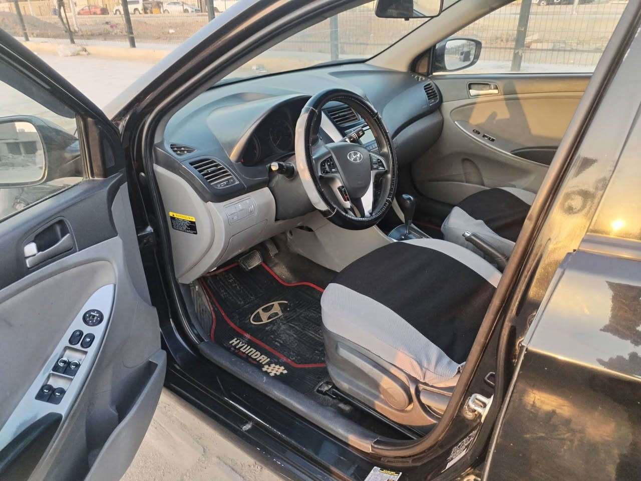 السلام عليكم
هونداي اكسنت موديل 2017 امريكي

محرك 1600 ماشيه 87 حقيقي

رقم جديد انكليزي وسنويه باسمي 

تبريد ثلج مبدل منظومه كامله جديد

السياره جاهزه من كل النواحي 

5 ويل كب بلادي

فول تحكم ستيرن جهتين 

نظام ايكو ومانع انزلاق

دسك خلفي امامي السعر 87

بيها صبغ جاملغ وبنيد بدون دواخل

وصور الحادث والسونار مرفق بالصور 

مكاني السيديه قرب تقاطع درويش للاستفسار الاتصال ***********
