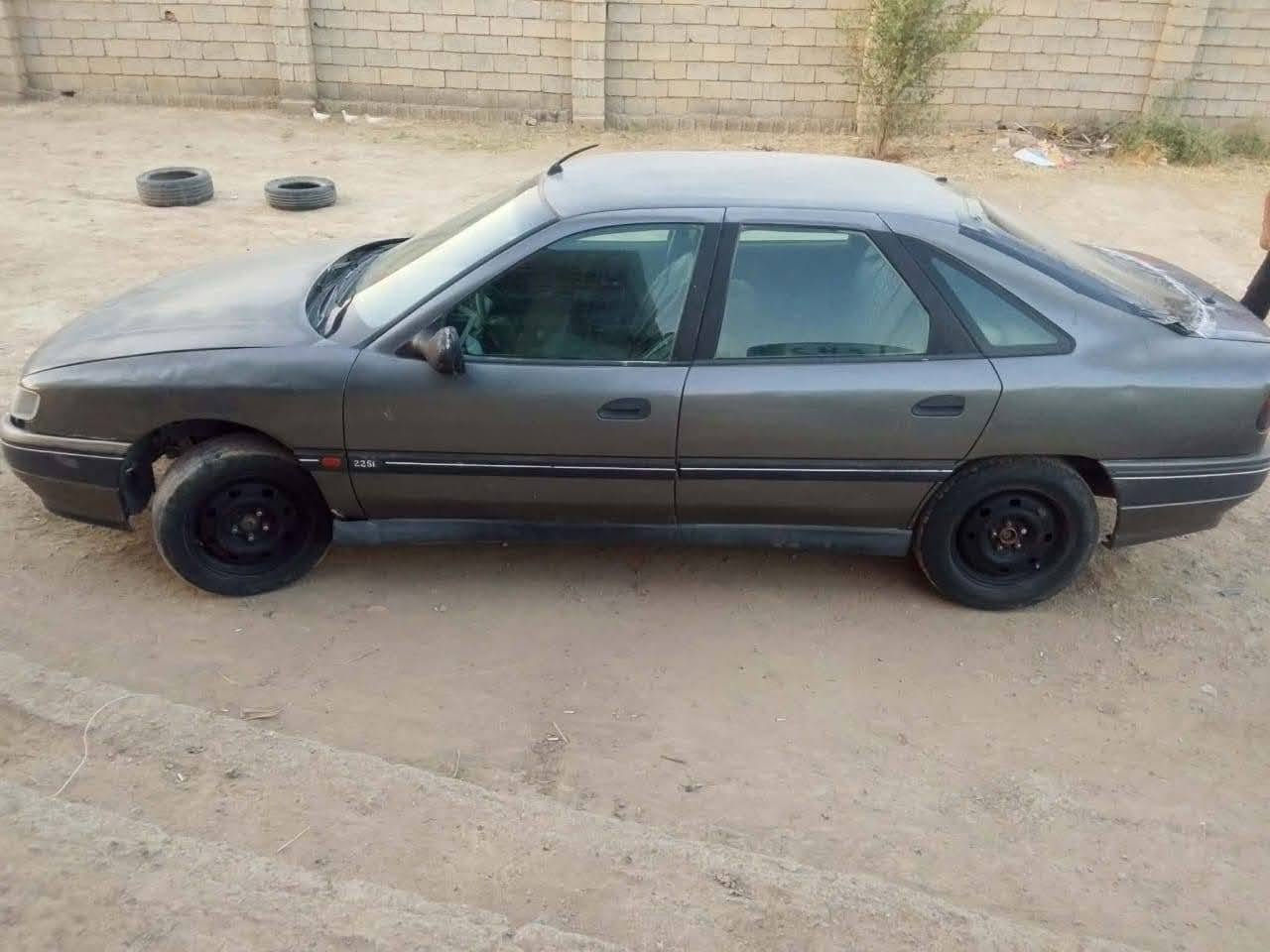 السلام عليكم رينو كير محرك صدر جديد بدون صبغ كشره حلو حيل داخل حلو سنويه خضرة راعيه ماندله ابيع حبل سيارة كابريته مكان بيجي *********** شعندك مراوس نزل
