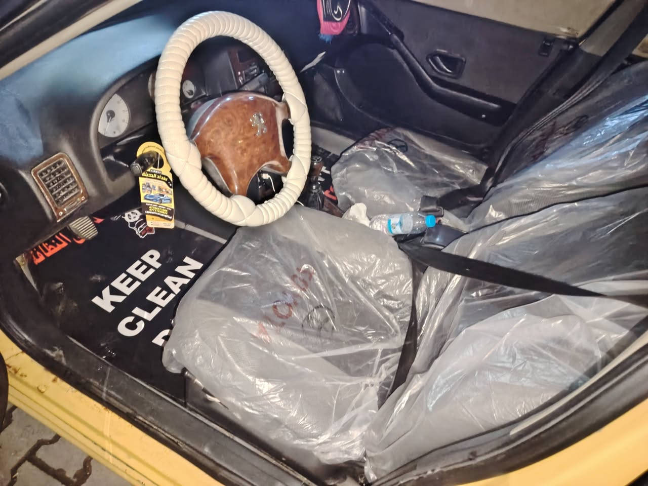 االسلام عليكم 👋🌿
✨للبيع بيجو موديل 2015 مكفولة

✨من ظربة وصبغ وتبديل ومن كير ومكينة 

✨تبريد ثلج 🥶تدفئة كهربائيات كلة جاهزة

اللايت العالي زنون ثلجي + هورن بوش + زائد الهورن عتيادي + سماعات توسان 

✨سنوية بأسمي تحويل ثانيوم

✨وشرط البيع عقد مروري وتحويل ثاني يوم

✨ العنوان.  بغداد  ساحه اللقاء 

✨السعر 56 

✨☎️الاتصال رقم الهاتف ***********
