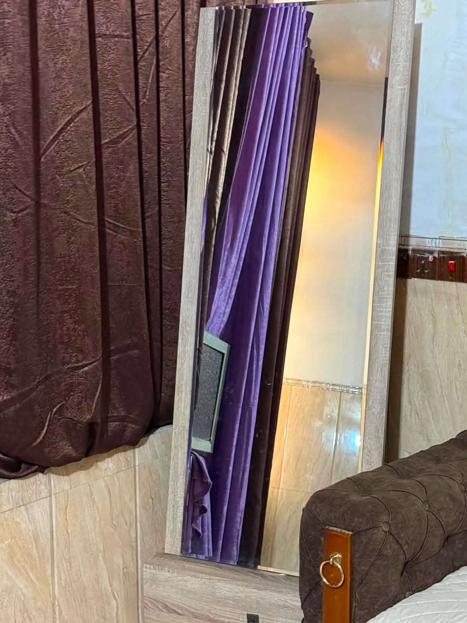 غرفه ايطالي 8 قطع نضيفه جدا
السعر مليون ونص بيها مجال 
***********
