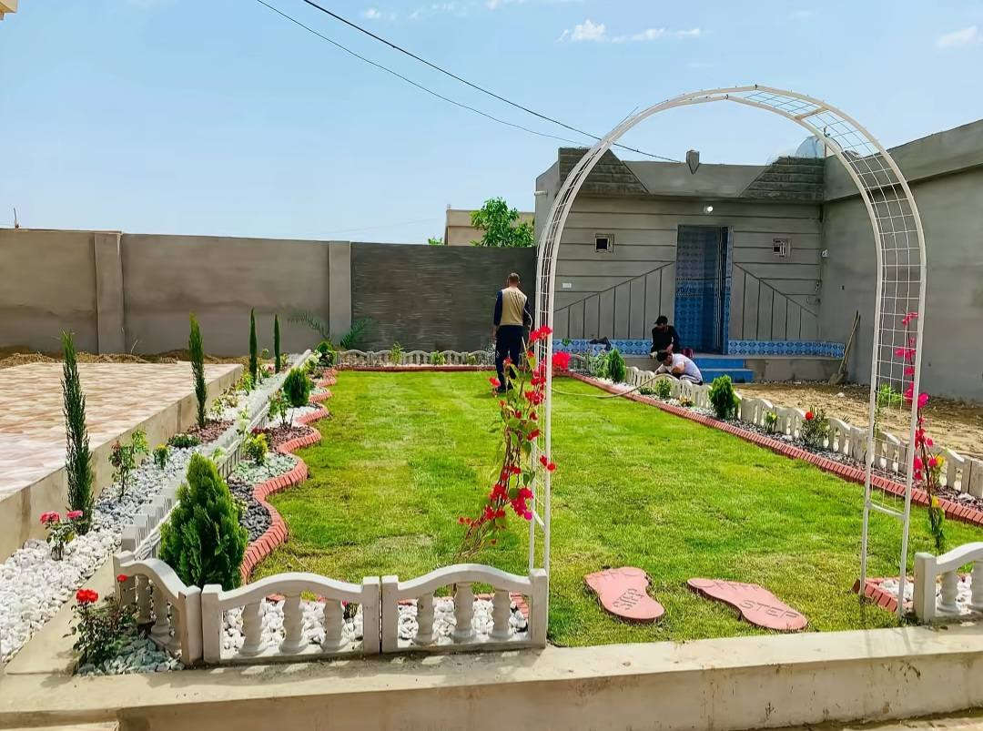 (اللهم صل على محمد وال محمد )
السلام عليكم يتوفر للديكور حدائق وتوصيل الباب البيت استفسار مراسل الصفحة او الاتصال على الرقم ***********
