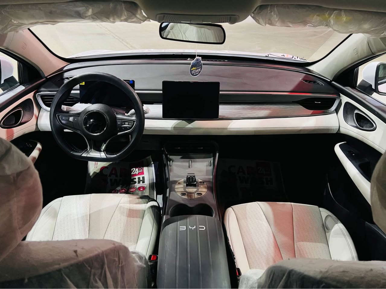 سيل 5  BYD.    
سياره كفاله عامه 
موصفات  
بنزين   + كهرباء 
بل توفيله تمشيك km2.100  
شاشة وسطية مع نضام ذكي اللتحكم  
مقاعد جلد كريمي 
مثبت سرعة 
تشغيل عن بعد 
شاره بل مري  
هزه جديد 
براد جديد  
باقي المواصفات معروفه 
سياره ماشية 18 الف بحلت الوكالة 
تحويل وكالة بل شرط بأسمي السياره  
سعر 130 ورقه  
اتصال ***********. 
وتساب ***********. كركوك, العراق
