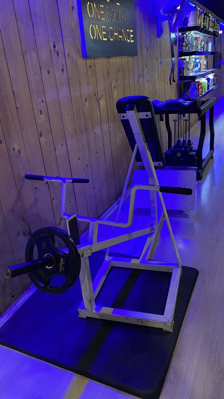 سحب T متكأ أمريكي اصلي السعر 5 ورقات
***********
