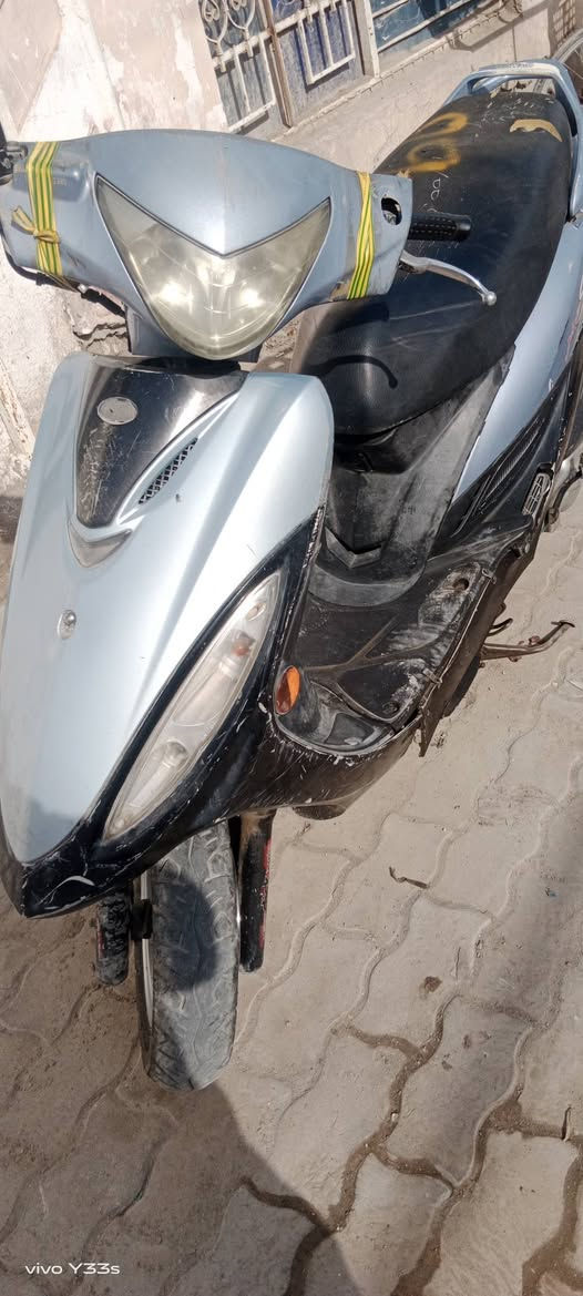 جي فور للبيع السعر ٢٥٠ والاتصال على الرقم ***********
