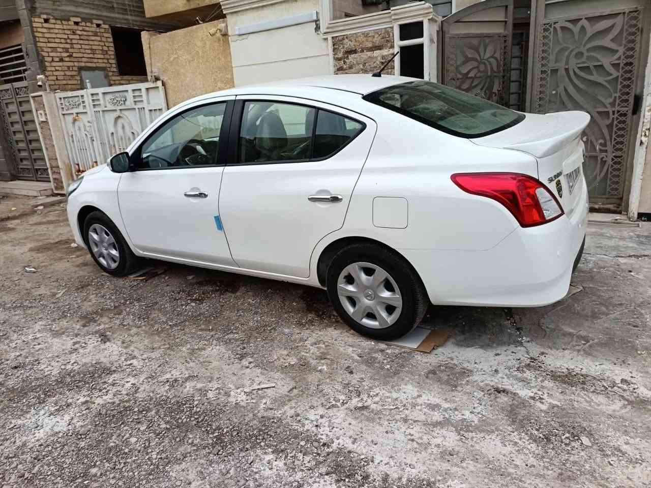 السلام عليكم لبيع نيسان سني موديل 2026 زيرو صار بيهه حادث بسيط باب البيت انفتح الباب عكس صار بيهه صبغ نص باب ربع جاملغ محدد بالصور مع صوره الطخه موجوده عندي  رقم أربيل تريد تحويل او وكاله السياره ماشيه ٢٠٠٠الفين  بعدهه بدهن الشركه سعر السياره 126$ وبيهه مجال لشراي الشراي يتصل ويدلل مكان السياره واسط الكوت مركز المدينه رقم الهاتف ***********
