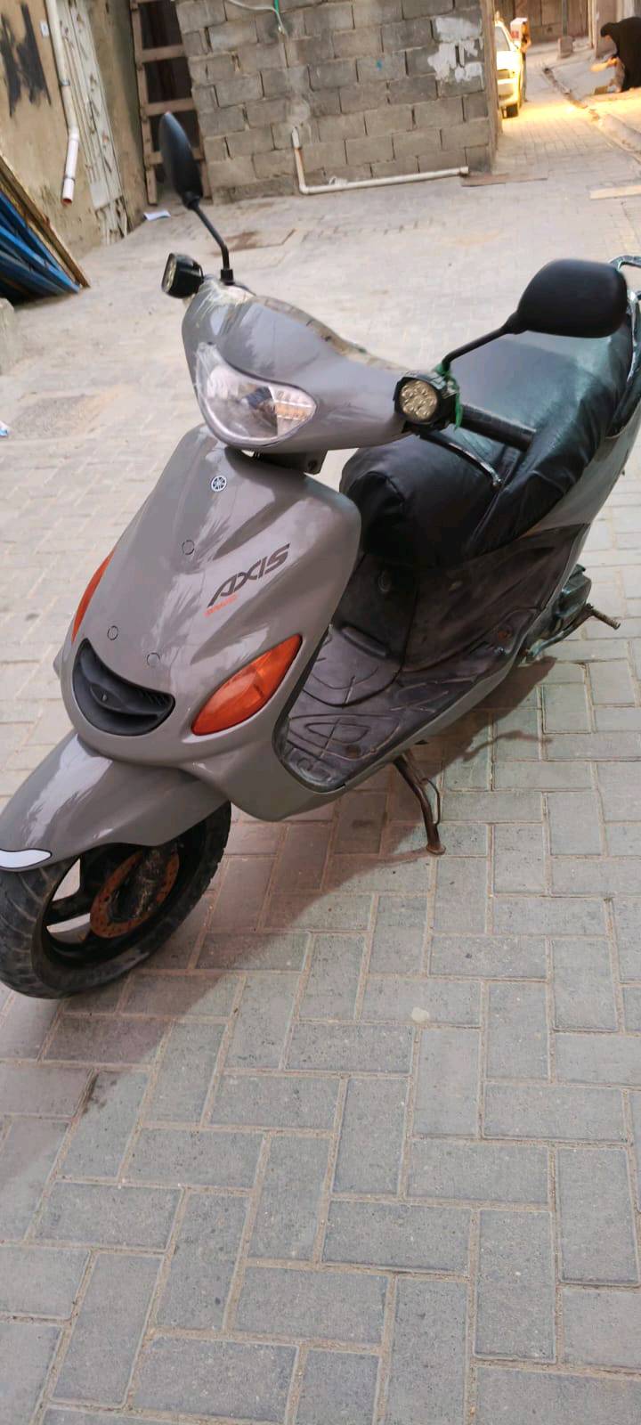 دراجه لگزز للبيع كم في الصوره