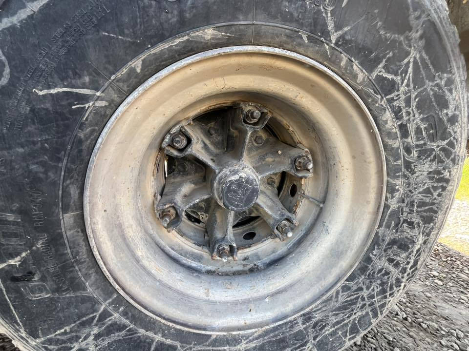 نساف محلي شاصي الماني مع الدناكير مكفولات بريك مضبوط 100‎%‎ دناكير 16  نساف ممشتغل رمل ولا حصو فقط حنطه ذرعة 30 ابيعه بدون تعلاوة  السعر دفتر و10 ورقات 
***********
