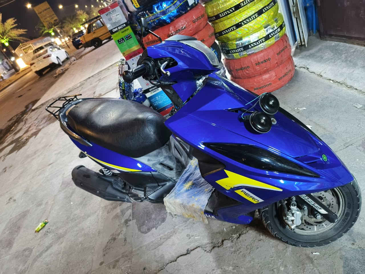 السلام وعليكم 
دراجه جي تي ار للبيع كفرات تجاري مختوم تاي وان الاصلي ضمان يوم كامل اذا الدراجه مفتوحه لو مجفته ترجع الدراجه هورن سيدان الاصلي ولايت زنون الاصلي
الدراجه مكفوله كفاله عامه ولا شخط بيه
السعر 950وبيه مجال 
مكاني بغداد الشعلة 
الرقم والاسفسار فقط واتساب ***********
