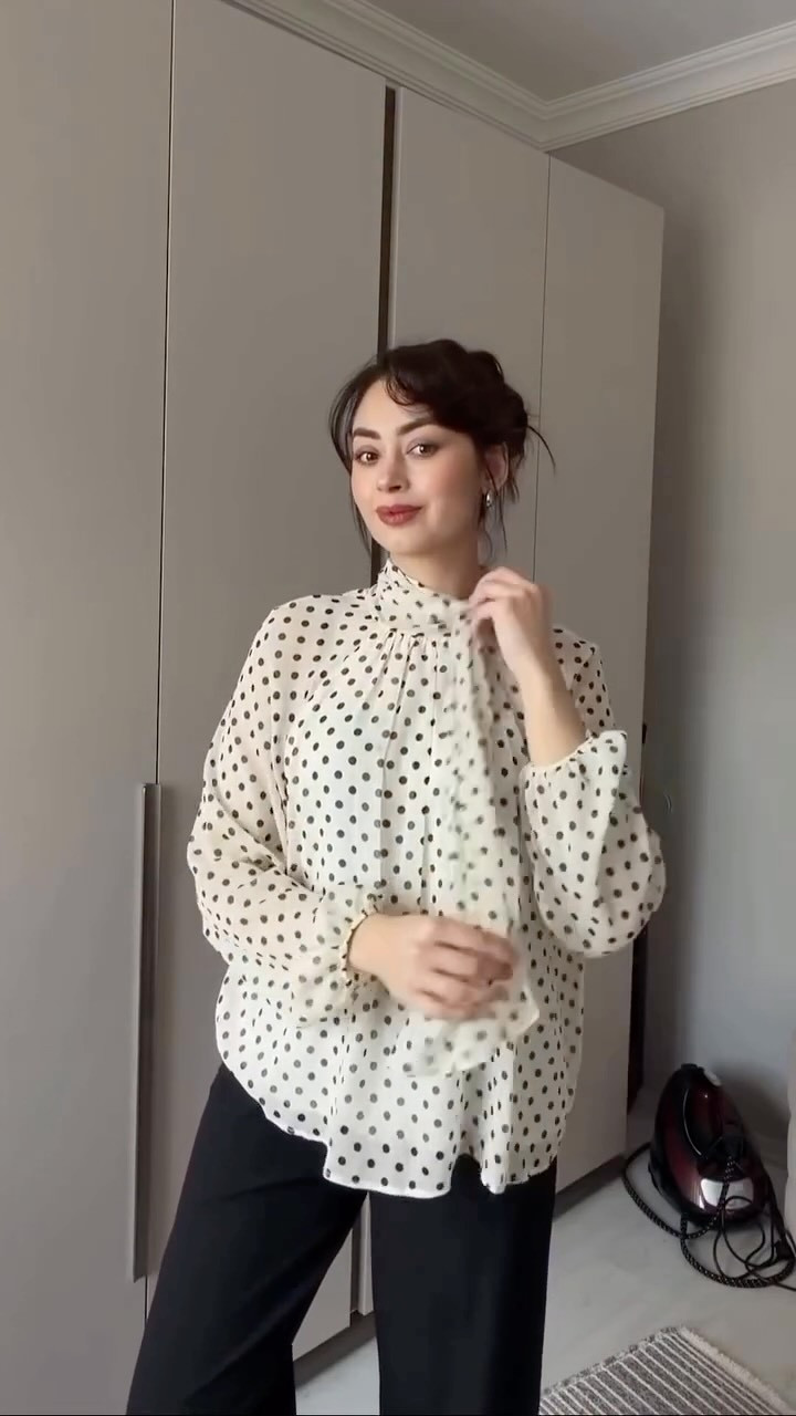 ركزو على جمال القميص✨
طول يغطي الورك يلبس ع بنطرون او تنورة✨


**إذا كنت صاحب هذا الإعلان وتريد حذفه لأي سبب، رجاءا أرسل رسالة إلى الدعم الفني**
