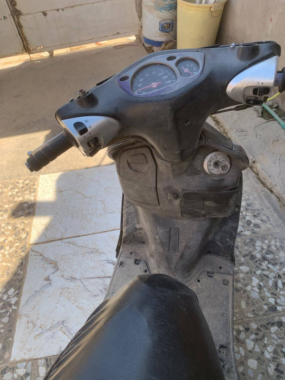 سلام عليكم
سكنس للبيع دراجة نضيفه وحلوه 
بيها بس فاكيوم يحتاجله تبديل
وكابريتر تنظيف .. السعر 450 وبيها مجال 
مكاني بغداد الأمين الثانيه
للأستفسار ***********
