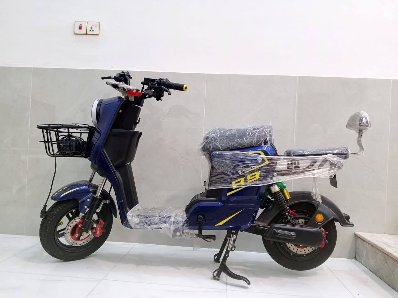 السلام علیکم دراجه شحن للبيع دراجه ما لقصها اي ثي السعر 450 رقم***********
