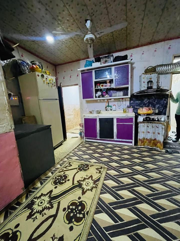 يــالله بــيــت  100 متر مناسب وقريب 
غــــرفـــه صــــالـــه اســـتــقــبــال مــطــبـــخ تـــخــاريـــج 
بــيــت مثل ماموضح بالصور مرتب  مشمول بالتطويب  
عنوان البيت شارع المطار القديم مقابل مدارس القصواء …
سعر البيت 18 مليون مناسب جدا 
للاسـتـفـسـار *********** واتــســاب +اتــصـال
