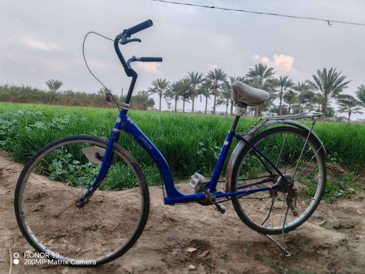 السلام عليكم بايسكل للبيع حجم 26 كامل مكمل لي يريده ***********
