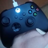للبيع XBOX OEN X لوك مع جويستك سيريس اصليه مع حساب العاب ملحقاته كيبل ...
