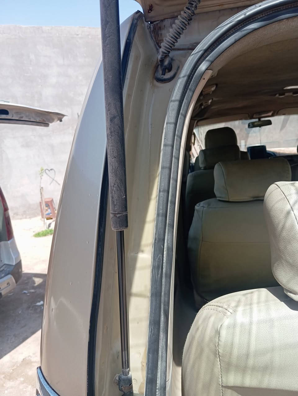 سلام عليكم 
ستاركس للبيع 2008 مفتوح ومحور مسكر مكينه 12 بلاد ام القبق السود تماتيك مكينه وكير كفاله بلكرتون سياره جديده سياره مكفوله من العيب الشرعي بيه مكانات صبق قطره مال خياس ما بيه البدي يخبل حداده جديده تايرات 4 بجيس ويل 16 كهربائيات كله شغاله  
رقم قادسيه بسمي تحويل مباشر  
رافعله دخوليه لرميله وبعده ما طالعه 
مكاني البصره الزبير 
سعر 123$
***********
***********
