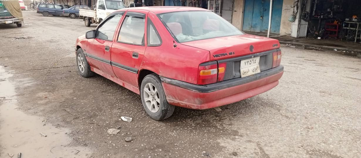 فيترا مؤديل 90مةكينة 18كيرو مةكينة بةشةرت سةنةوي بةسةر جوة تةحويل بةشةرت يةك وةرةقةش غةرامةي لةسةرة پاش معامةلة وةري بگرةوة سعر 35قغل قفل بي معامةلة ***********دارةتو أربيل, العراق
