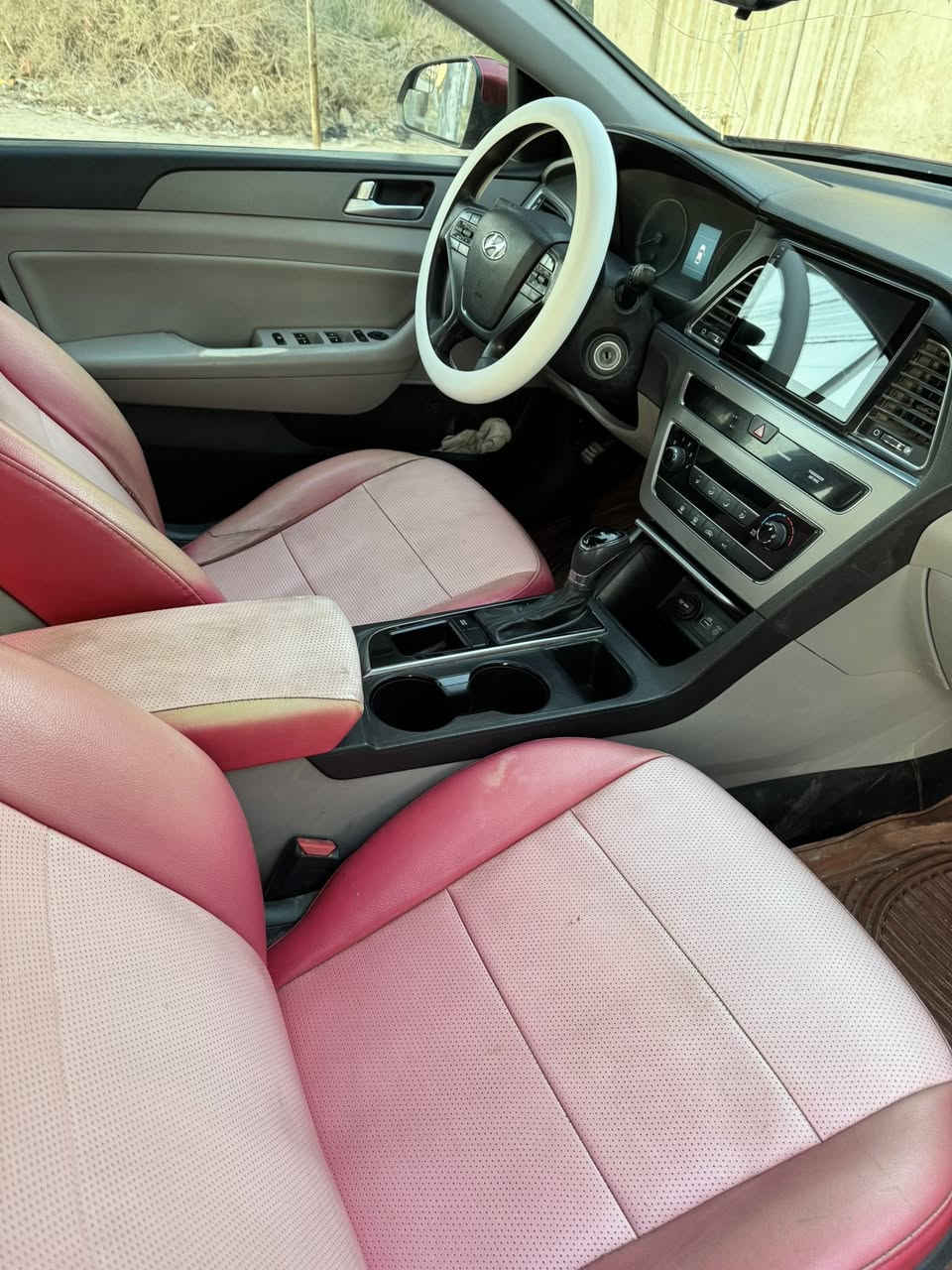 السلم عليكم شباب لبيع سوناتا موديل ١٥ السياره جاهزه من كلشي حادثه بصيط العنون بابل الكفل ***********السعر 118  وبيه مجال
