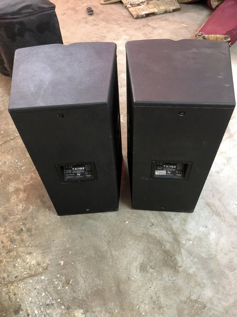 ‏سلام عليكم سماعات زوج ايفي اصلي للبيع
وزوج دبليو 17للبيع 
المكان ميسان العماره 
السعر الايفي 8ورقات  
وسعر الدبليو 17 ب400
رقم الهاتف ***********
