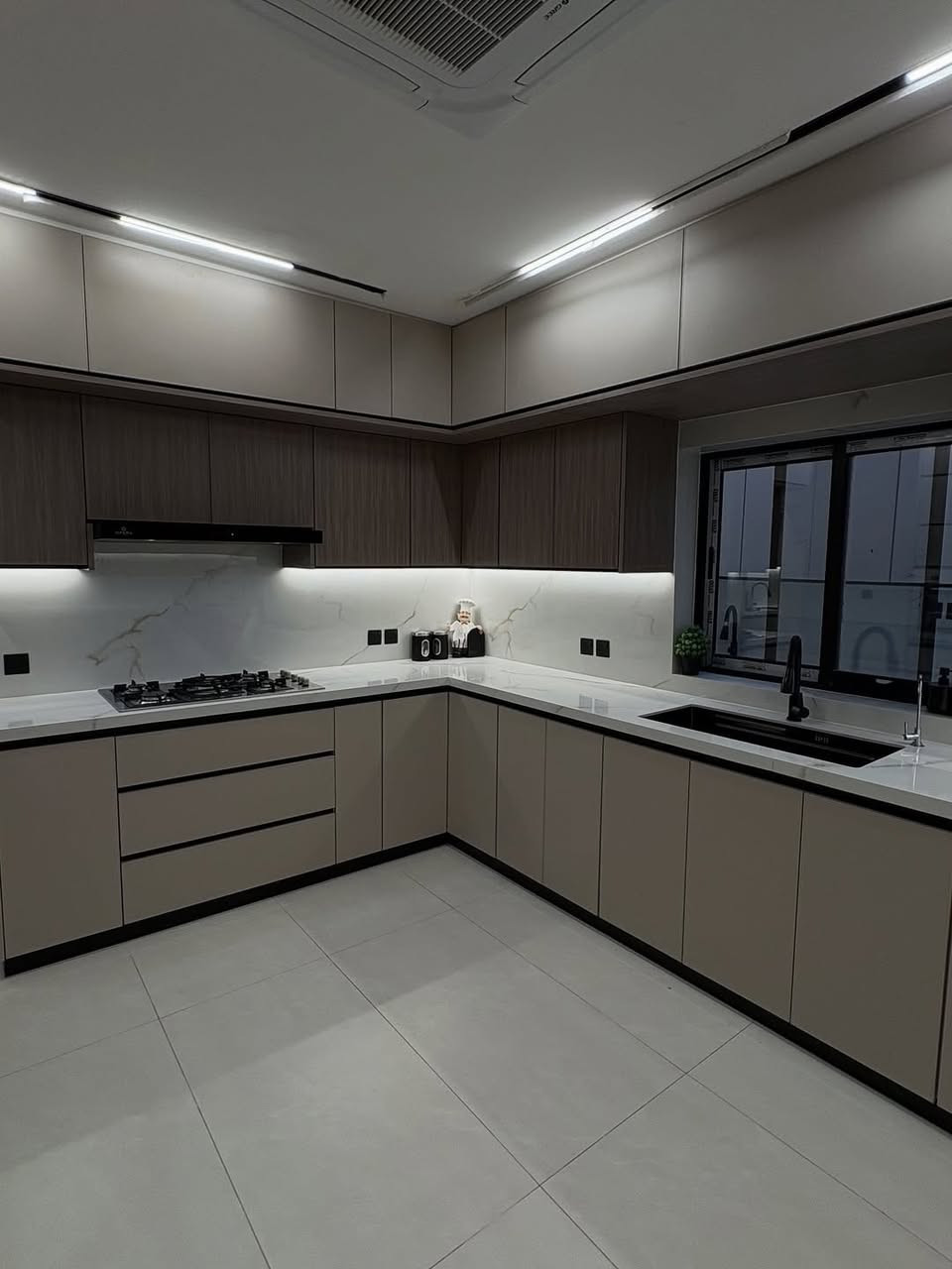 صمم ونفذ مطبخك ع ذوقك !! 
اختار الألوان والتصاميم الحديثة مع شركة ميداس للمطابخ والديكور ✨

ميداس اختيارك الأمثل للجودة والفخامة ✨ 

🔻العنوان/ الرمادي _ شارع 100 _مقابل معمل غاز الرمادي 
🔻للأستفسار حول التنفيذ وطلب التصاميم الاتصال بالارقام : *********** _ ***********
