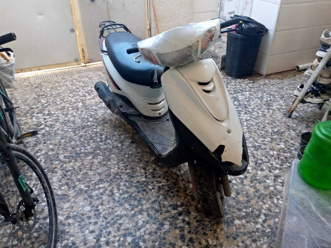 السلام عليكم عندي بريز لايت عالي نوزل  للبيع السعر ٣٥٠  دراجه تطفه وتشتغل ابيع على وضعها مكاني بغداد حي اور وتساب موجود هم *********** تجي تاخذها وتروح
