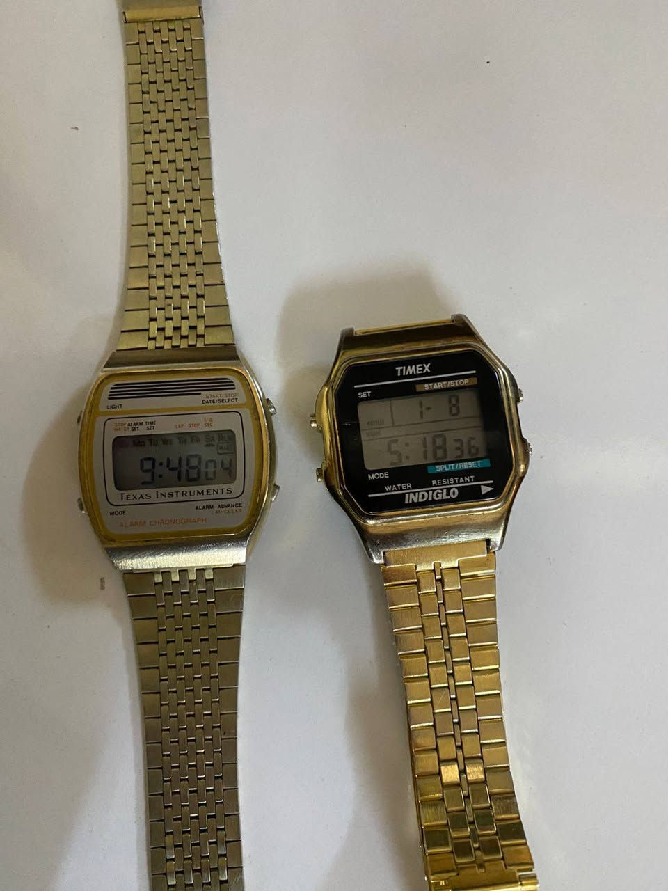 للبيع ساعات الالكتروني
بيهن مجموعه ساعات فنتج قديم وبيهن ساعات حديثه
نظافتهم جيده وشغالات الساعات
العدد 17 قطعه
البيع شلع سعر المجموعه 125 الف


**إذا كنت صاحب هذا الإعلان وتريد حذفه لأي سبب، رجاءا أرسل رسالة إلى الدعم الفني**