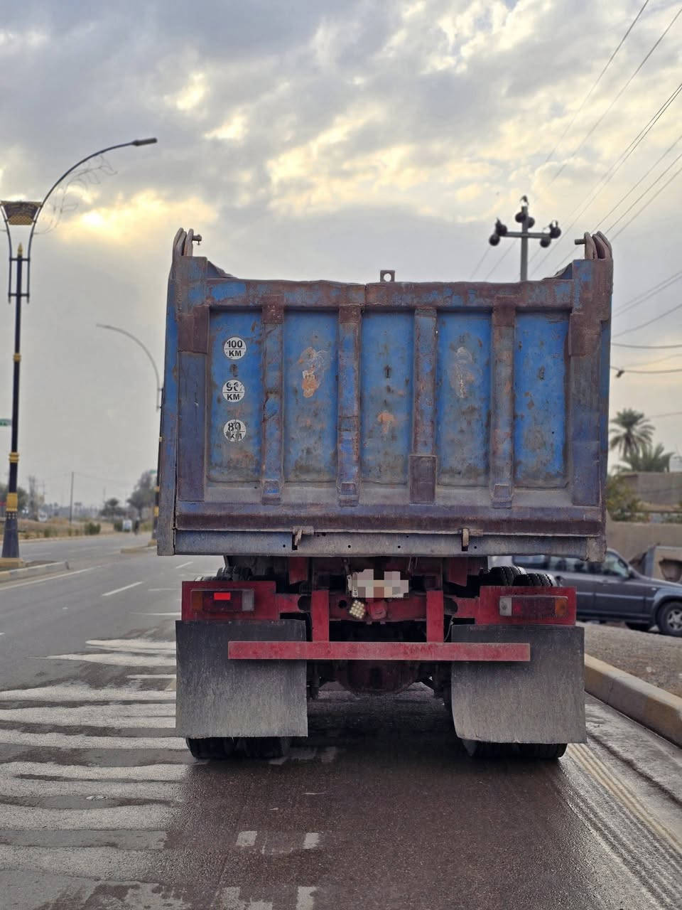 ألسلام عليكم.
ألبي 75.
مكينه 28 كير 160 مجموعه GF .
سنويه الى سنه 28 بأسمي .
سياره جاهزه للعمل مكان كربلاء .
للأتصال ***********
