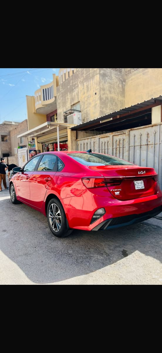 كيا فورتي مديل ٢٤ LXS
وارد أمريكي بدون رقم 
منفيس بسمي 
مواصفات نص فول بدون ايرباك سيارة 
محرك ٢٠٠٠ دوش 
ماشية ٣٠٠٠ 
حادث سيارة تخريب 
تبديل بيبان ثنين اصلي نفس الون 
بدون صبغ سيارة بس الدوسة 
بارد بل جاملغ الأمامي الأيسر 
صوّر الحادث بل منشور 
مكان سيارة بغداد 
***********
