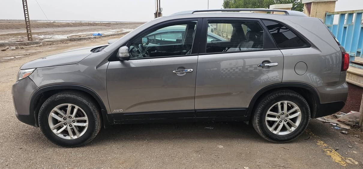 سورنتو وارد امریكي لون سلفر مويل 15 السيارة حادثها بامريكا خشم الجاملغ الايمن مصلح بسيط نفسه لكن حادثها بالعراق جاملغ ايمن مبدل ومصبوغ مواصفات شاشة وكاميرة خلفية وحساسات تحكم ستيرن كشنات تدفئة مري كهربائي دواخل جلد رقم ميسان انجليزي باسمي تحويل مباشر طخم تاير جديد للتواصل *********** عمارة, ميسان
