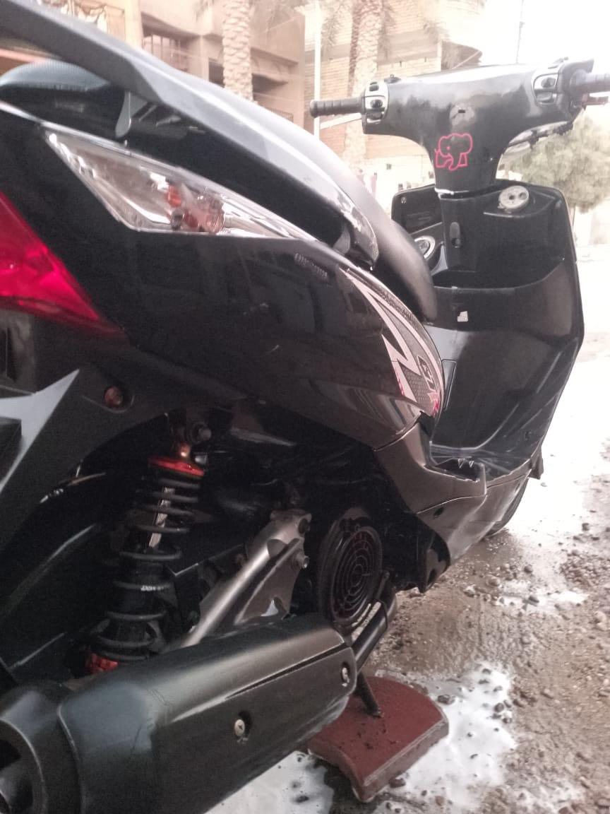 سلام عليكم دراجة للبيع ثعلب 140
دراجة نضيفه كامله مكينه بلاد مامفتوحة مأخذه ركبه دراجة صالي شهرين تجي تفحص وتشوف اوراقها موجودا مابيه اي نقص مكاني بغداد الغزاليه تواصل ع هذ رقم *********** كل توفيق سعره 750 بيه مجال بسيط بدون حراج 👍🏼🩷مأخذه ب 950
