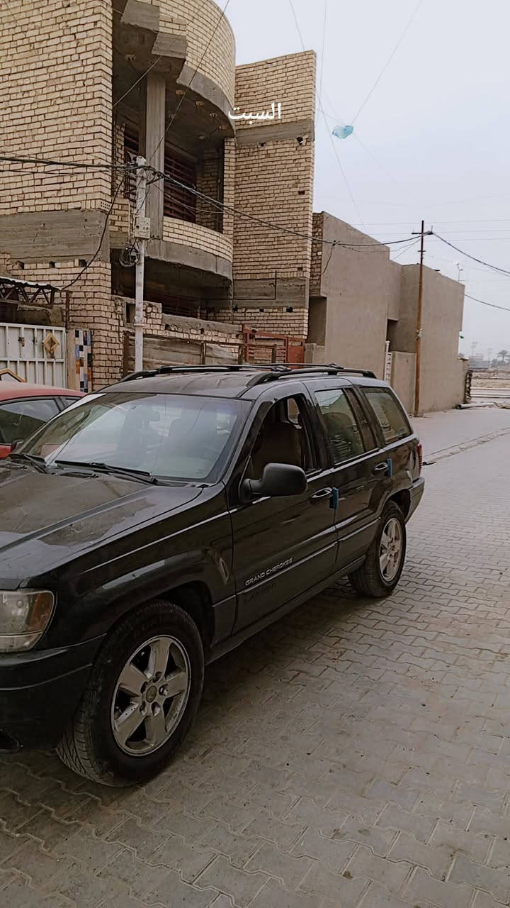 سلام عليكم جيب شيروكي لفين 4 لون اسود رقم كركوك سياره مكفول محرك كير مكفول سيارة خير م الله ***********
