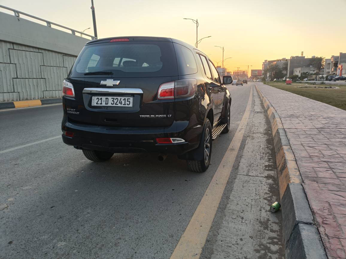 بيع بدون مراوس
شوفرلية بلايزر 7 راكب موديل2013خليجي مكفوله
السعر 115 ورقه للاتصال*********** مجال بسيط
رقم سليمانيه تحويل او وكاله 
محرك 6 سلندر 3600 كير اوتو محرك وكير مكفولات 
3 قطع تبريد .فور ويل .مري شفط .شاشه .كاميرا
داخل جدا نظيف 
تخم تاير جديد شاده صدرها نظيف
سياره ع البلاد مكفوله من الضربه والصبغ 
بيها مكانات صغار ع البارد
المكان بغداد بغداد, العراق
