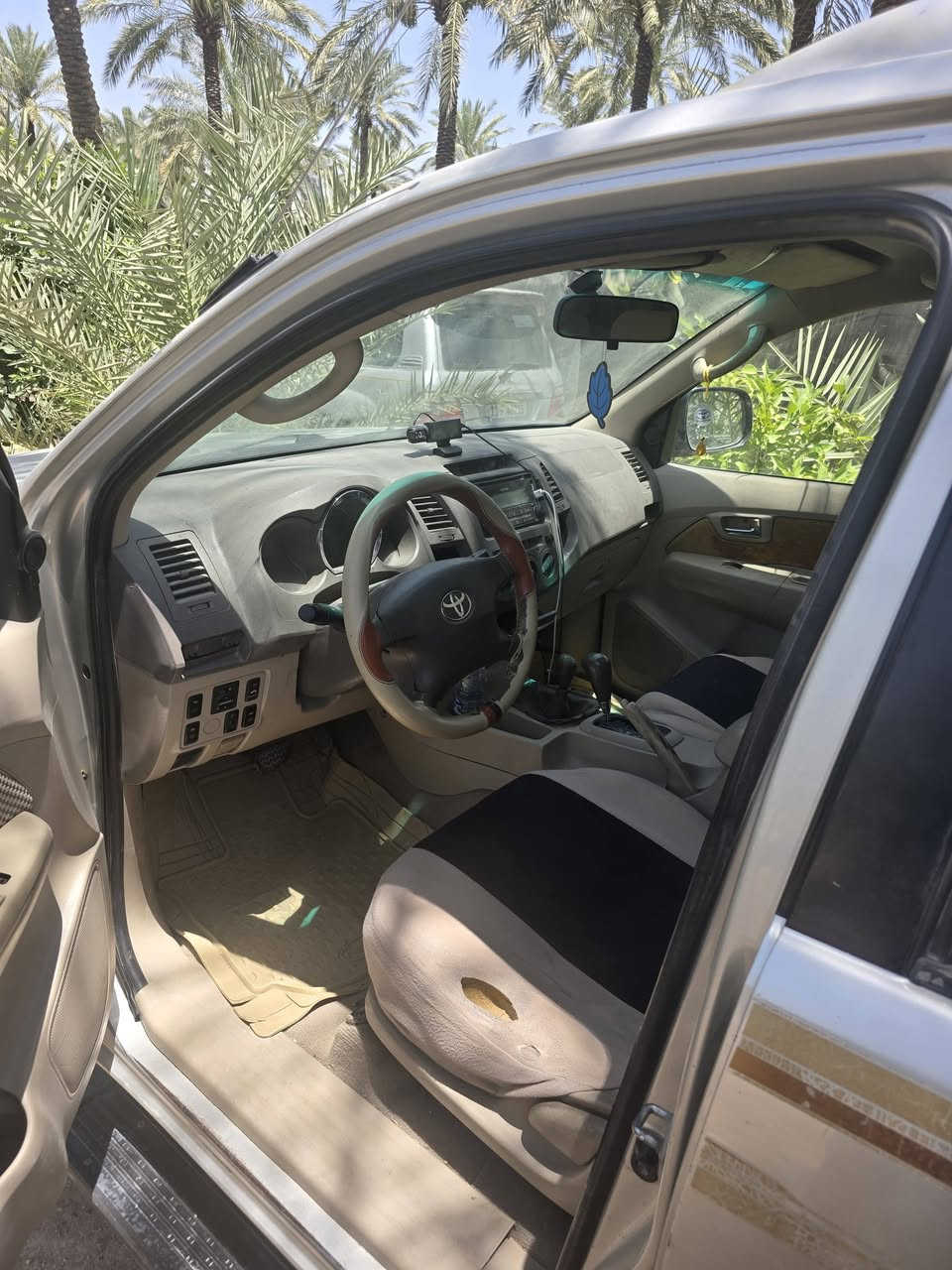 ***********
رقم شمالي باسمي 
مكفوله كفاله عامه 
مكينة 2700
عدا صبخ شبرين بالجنطه 
السعر 125 
السيارة جاهزه ما بيها اي نقص 
فورجنر 2007
