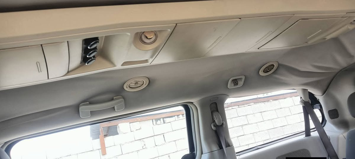 دوج كرفان موديل 2009رقم بغداد دولي بسمي للبيع والمراوس فول  مواصفات 7راكب 3قطع تبريد محرك 3800مكفول كير مكفول حدادية جديدة تخم تاير جديد تبريد تدفئة شغال بوب كهرباء وباب الصندوق كهرباء شاشة وكامرة كشن السائق كهربائي مكان السيارة ديالى السعر 110 للاستفسار الاتصال على الرقم ***********
