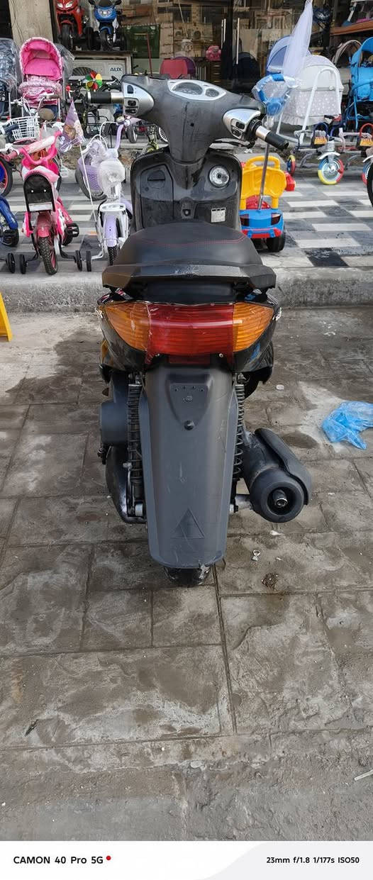 سلام عليكم البيع سكنس نثيه سرعه 110 دراجه جديد احلى من الصور مكينه مكفوله 58 كلجات رياضي دراجه كابريتر شلعه و معدل مكينه خرسه الكهربائيات كله شغاله دراجه متصرف عليه ربع السعر 600 وبيه مجال مكاني الشعب رقمي ***********
