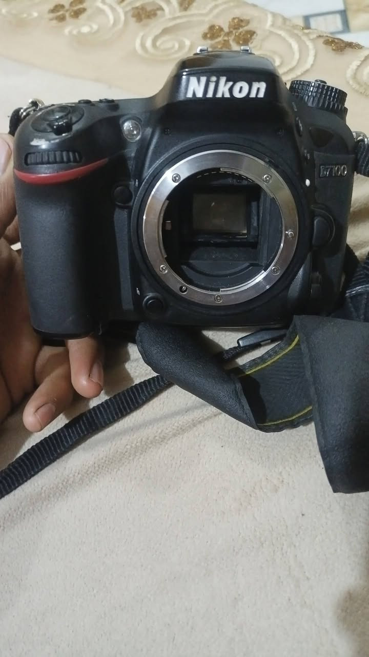 نيكون 7100 البيع كامله هي وملحقاته كلهن  سعره 650 وبيه مجال مكاني حلة


**إذا كنت صاحب هذا الإعلان وتريد حذفه لأي سبب، رجاءا أرسل رسالة إلى الدعم الفني**