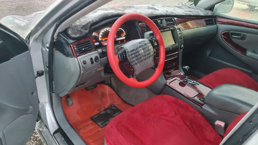 شاهینە مووس مووس 2005 پەردە 180
بێ چاڵ و شوخت و قوباوی لێدراویە بەسیتی دوای هەیە 
3 دوگمەیە سەیارەکە فۆرمیکای فۆرگێتی سورکراوە ویل و تایە ی رۆیالە مالی دۆستە 5 بەسمە بەرمەجەیە کامل مسروفە تبرید و گەرمی و بریکی بەسراوە سپێری و جەگی تیایە ***********
 سلێمانی 51 گەڵا و مجال السليمانية, العراق
