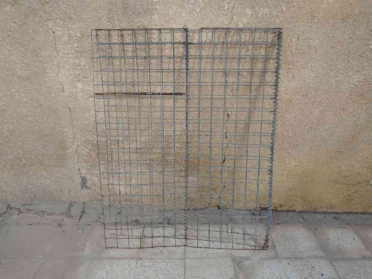 هيسكو أمريكان ارتفاع متر و ٤٠ سانتيم وطول 2 متر و20 سانتيم مكان مدخل رازي ***********
