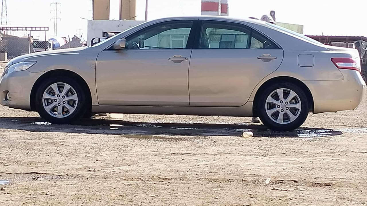 السلام عليكم
كامري مديل 2010 وارد امريكي سيارة مكفوله من صبغ وتبديل بيه بس بارد واضح بسونار رقم انكليزي بسامينه مداور بي وكت سنويه جديده مكينه وكير شرط حداديه تخم تاير سياره جاهزه سونار ب منشور وي صور سعره 88 مجال بسيط العنوان سماوه  رقم التليفون ***********
