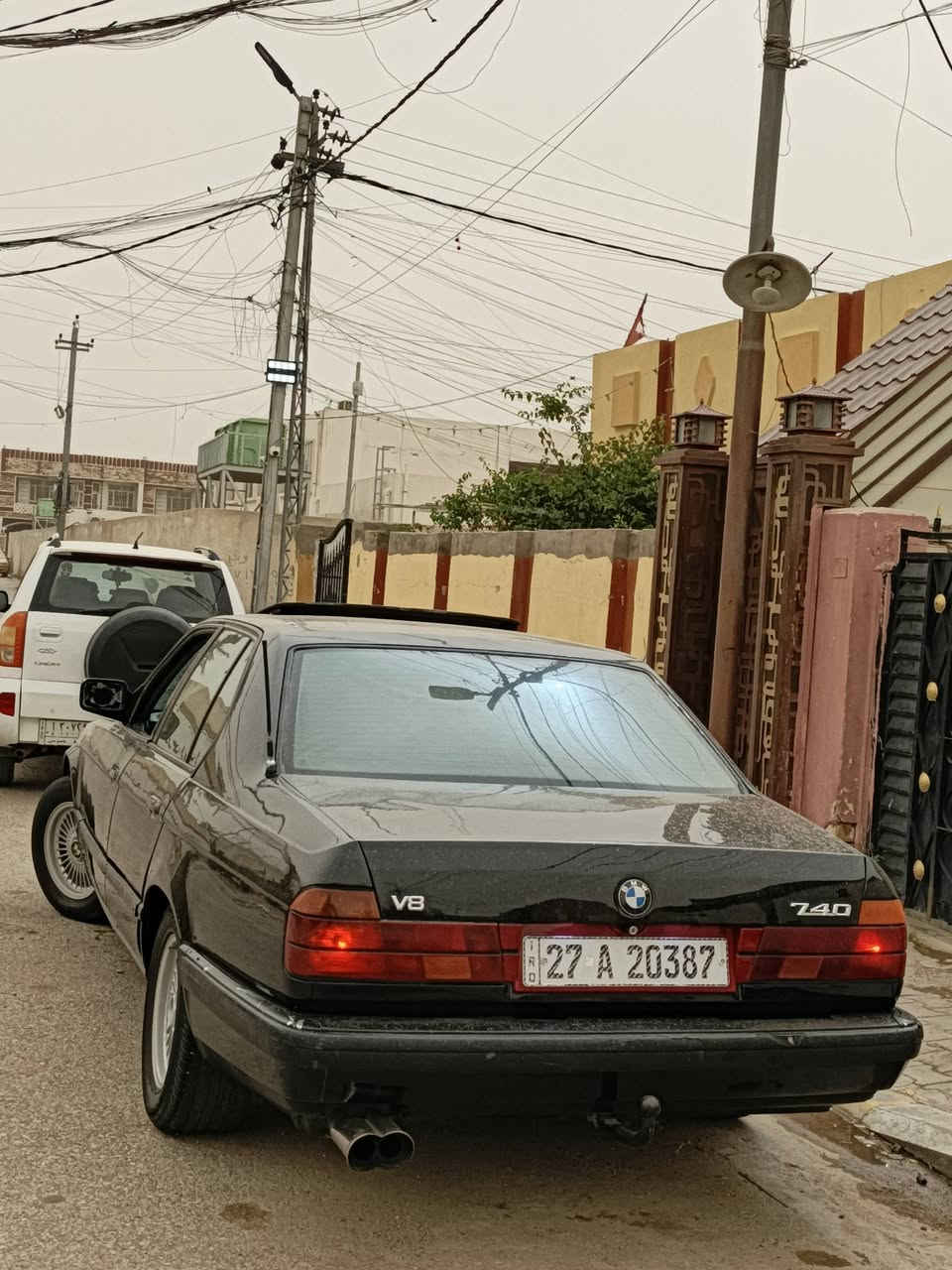 السلام عليكم bmw 700 8 سلندر فول مواصفات منظومه تبريد كلها جديده فتحه تلث طكات دبل ايرباك دبل جكمجه كمبيوتر تحويل ثاني يوم كير جديد صدر جديد تخم تاير داخل جلد بلادي 3وضعيات قياده كهربائياتها كلش جديده بدون لا زلك ولا تجطيل مصبوغه جماليه  بيها خيط بخار قليل بدلت دهن وصارت تنقص قليل السعر ٥٥ بيها مجال مكاني الكوت ***********
